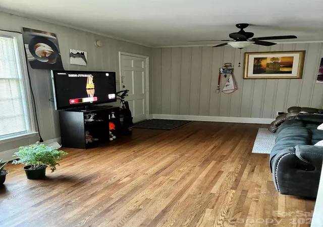 3rd image of 6834 Woodstream Dr, Charlotte, NC 28210 | MLS# 4416290