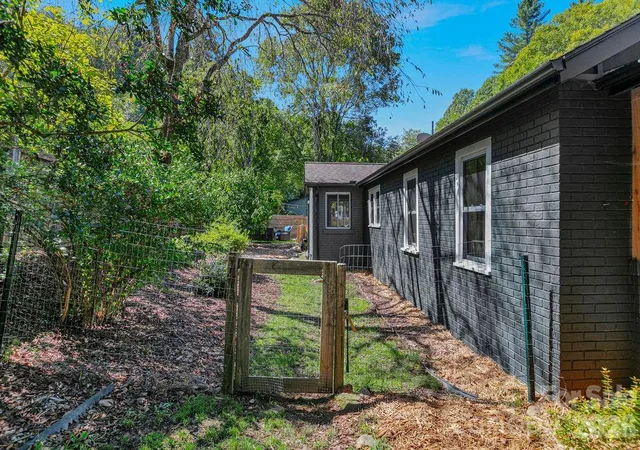 Photo 3 of Single family home for sale at 354 King Rd, Pisgah Forest, NC 28768 | MLS# 4416298 | Listing updated on 2026-10-06