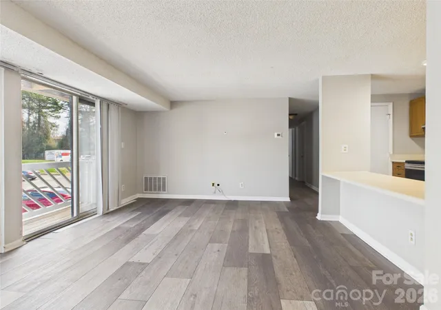 3rd image of 9511 Shannon Grn Dr, Charlotte, NC 28213
