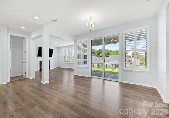 Photo 4 of Single family home for sale at 8017 Crk Park Dr, Denver, NC 28037 | MLS# 4416308 | Listing updated on 2026-09-29