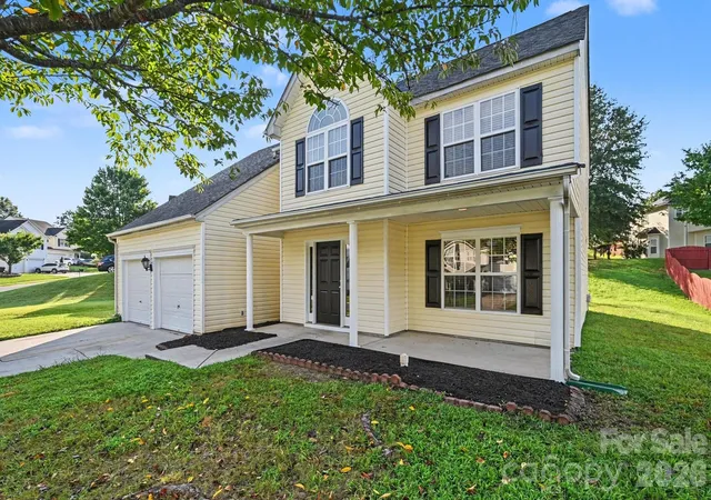 3rd image of 11008 Padderborn Ct, Charlotte, NC 28215 | MLS# 4416309