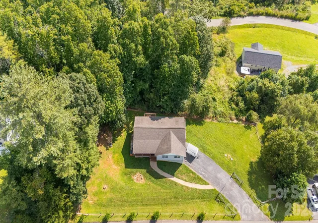 Photo 3 of Single family home for sale at 184 Scarlett Ridge Dr, Marshall, NC 28753 | MLS# 4416325 | Listing updated on 2026-09-01
