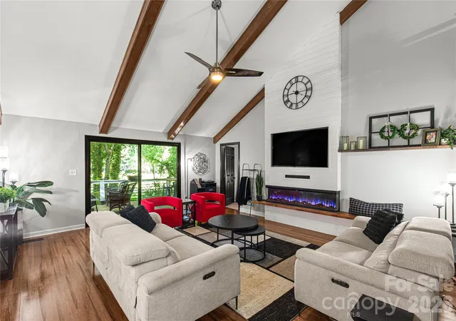 Photo 3 of Single family home for sale at 5 Oak Leaf Rd, Clover, SC 29710 | MLS# 4416336 | Listing updated on 2026-09-12