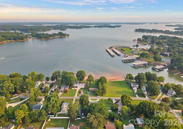 41st image of 135 Surfside Ln, Mooresville, NC 28117 | MLS# 4416350