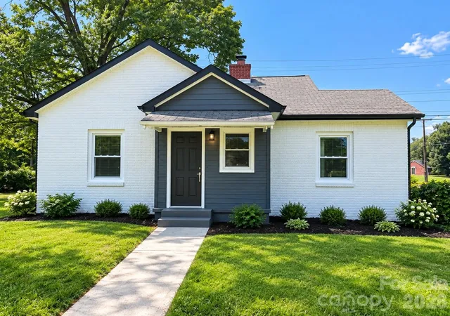 2nd image of 302 S Myrtle School Rd, Gastonia, NC 28052 | MLS# 4416355