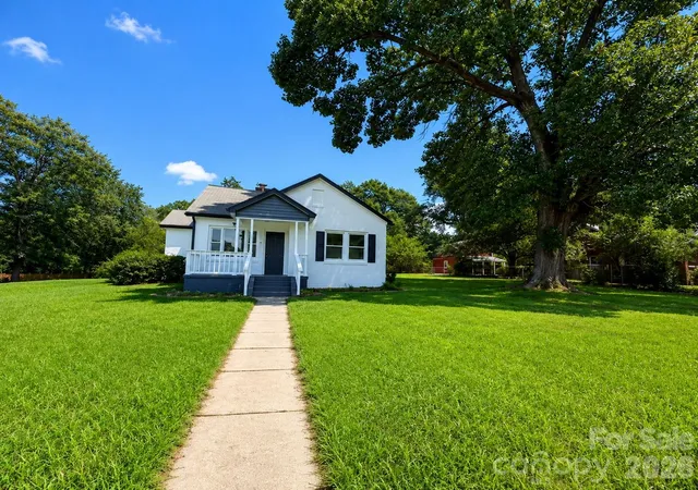3rd image of 302 S Myrtle School Rd, Gastonia, NC 28052 | MLS# 4416355