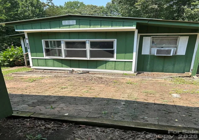 Photo 2 of Single family home for sale at 162 Oak Tree Dr, Mocksville, NC 27028 | MLS# 4416369 | Listing updated on 2026-09-01