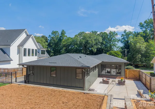 image of 5546 Murrayhill Rd, Charlotte, NC 28210 | MLS# 4416382
