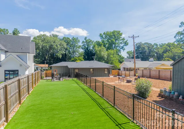 image of 5546 Murrayhill Rd, Charlotte, NC 28210 | MLS# 4416382