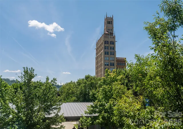 Photo 4 of Condo for sale at 122 College St #201, Asheville, NC 28801 | MLS# 4416400 | Listing updated on 2026-09-21