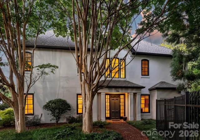 Photo 2 of Condo for sale at 306 Wendover Heights Cir, Charlotte, NC 28211 | MLS# 4416402 | Listing updated on 2026-08-29