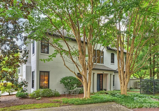 Photo 4 of Condo for sale at 306 Wendover Heights Cir, Charlotte, NC 28211 | MLS# 4416402 | Listing updated on 2026-10-16