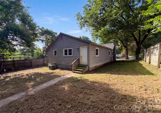 18th image of 831 Fairview St, Kannapolis, NC 28083 | MLS# 4416425