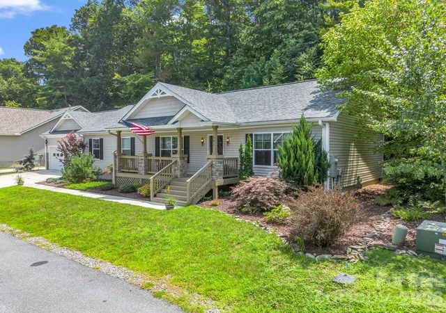 3rd image of 101 Plato Pl, Etowah, NC 28729 | MLS# 4416427