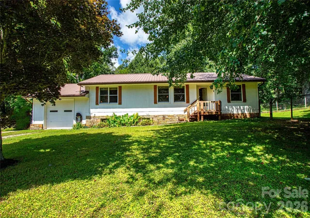 Photo 1 of Single family home for sale at 570 Flat Creek Valley Rd, Lake Toxaway, NC 28747 | MLS# 4416431 | Listing updated on 2026-09-01