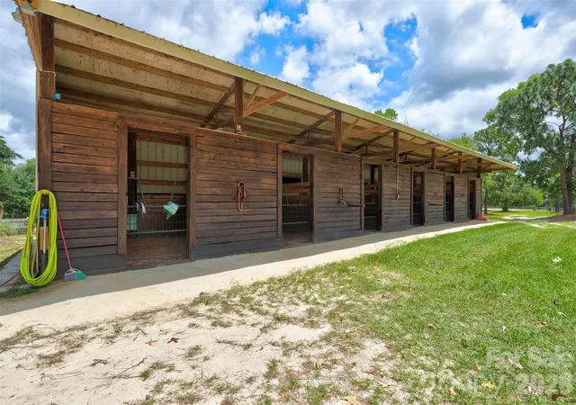 Photo 5 of Single family home for sale at 1377 Pine Rd, Camden, SC 29020 | MLS# 4416443 | Listing updated on 2026-08-23