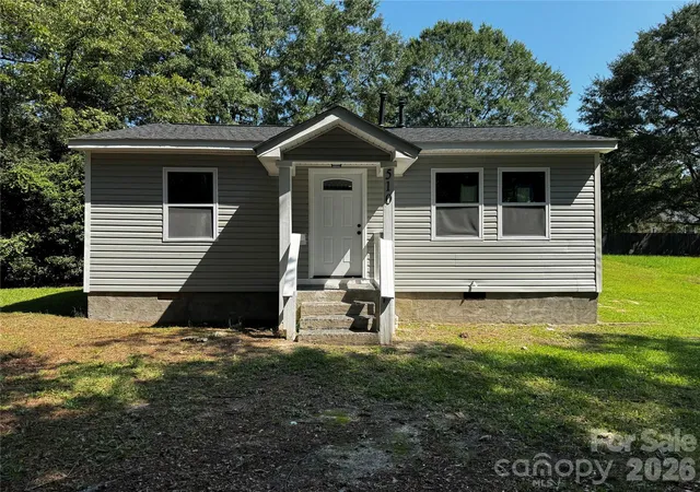 1st image of 510 E Peachtree St, Dallas, NC 28034 | MLS# 4416454