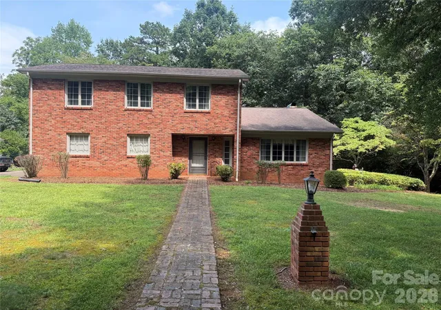 1st image of 2015 39th Ave Ne, Hickory, NC 28601 | MLS# 4416463