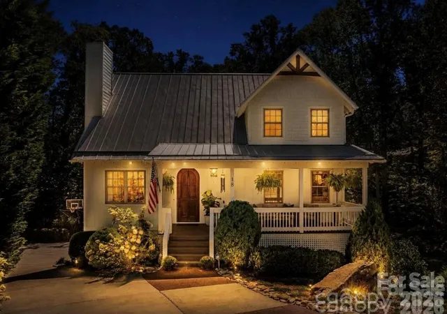 Photo 1 of Single family home for sale at 18 Oak Springs Dr, Arden, NC 28704 | MLS# 4416470 | Listing updated on 2026-09-04