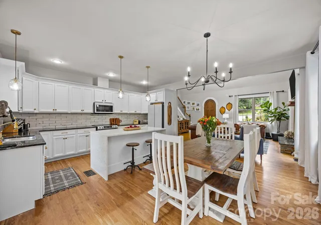 Photo 3 of Single family home for sale at 18 Oak Springs Dr, Arden, NC 28704 | MLS# 4416470 | Listing updated on 2026-09-04