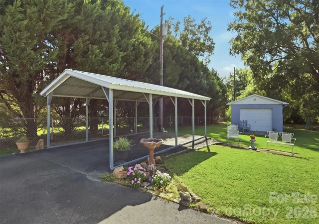 30th image of 204 Memorial Dr, Clover, SC 29710 | MLS# 4416477