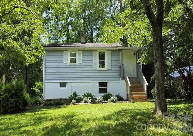1st image of 827 Forest St, Hendersonville, NC 28739 | MLS# 4416484