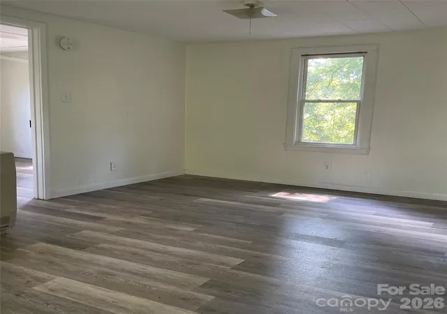 14th image of 827 Forest St, Hendersonville, NC 28739 | MLS# 4416484