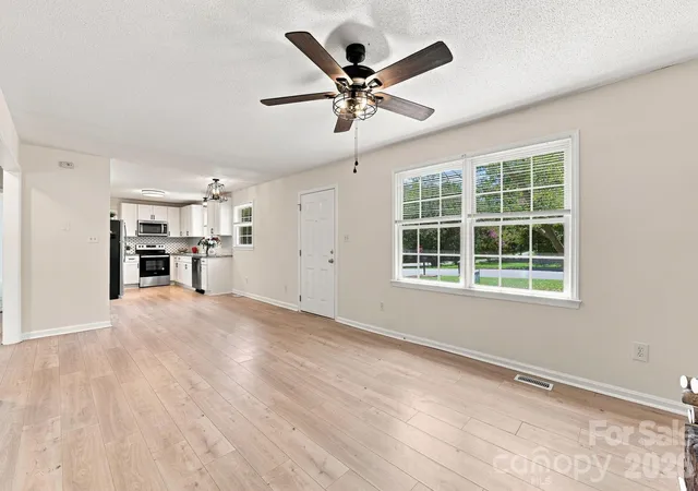 Photo 4 of Single family home for sale at 411 E Tennessee Ave, Bessemer City, NC 28016 | MLS# 4416494 | Listing updated on 2026-10-07
