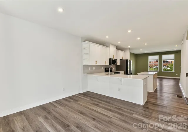 Photo 4 of Townhouse for sale at 324 Yorkshire Dr, Charlotte, NC 28217 | MLS# 4416502 | Listing updated on 2026-10-28