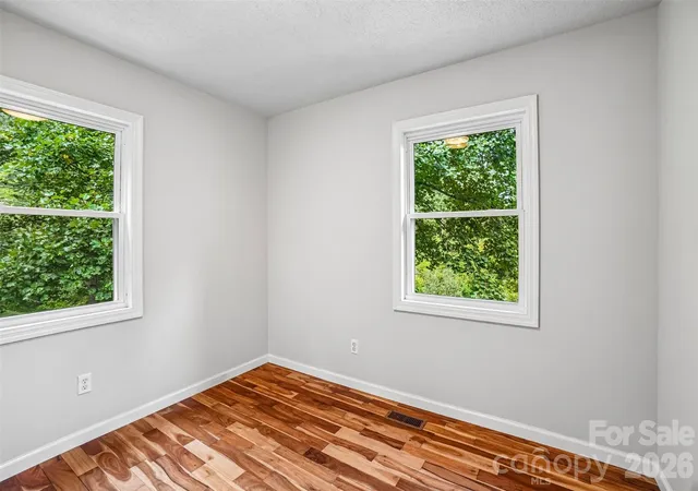 Photo 3 of Single family home for sale at 19 Jupiter Hts, Weaverville, NC 28787 | MLS# 4416509 | Listing updated on 2026-10-02