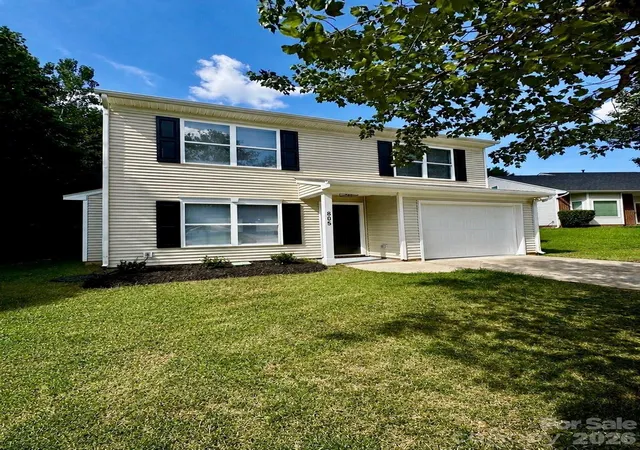Photo 1 of Single family home for sale at 805 Mattox Ct, Charlotte, NC 28216 | MLS# 4416530 | Listing updated on 2026-08-21