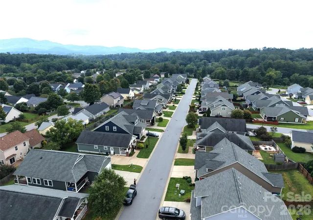 Photo 2 of Single family home for sale at 15 Hyde Park Pl, Arden, NC 28704 | MLS# 4416533 | Listing updated on 2026-09-17
