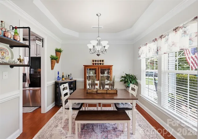 Photo 3 of Single family home for sale at 6511 Fieldstone Manor Dr, Matthews, NC 28105 | MLS# 4416546 | Listing updated on 2026-10-20