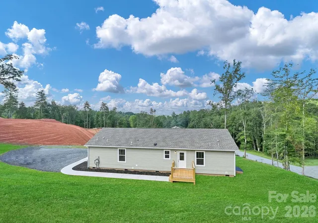 Photo 3 of Single family home for sale at 35 Rutledge Ln, Mars Hill, NC 28753 | MLS# 4416551 | Listing updated on 2026-08-24