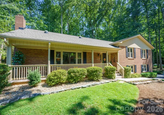 1st image of 10 Surrey Run, Hendersonville, NC 28791 | MLS# 4416552