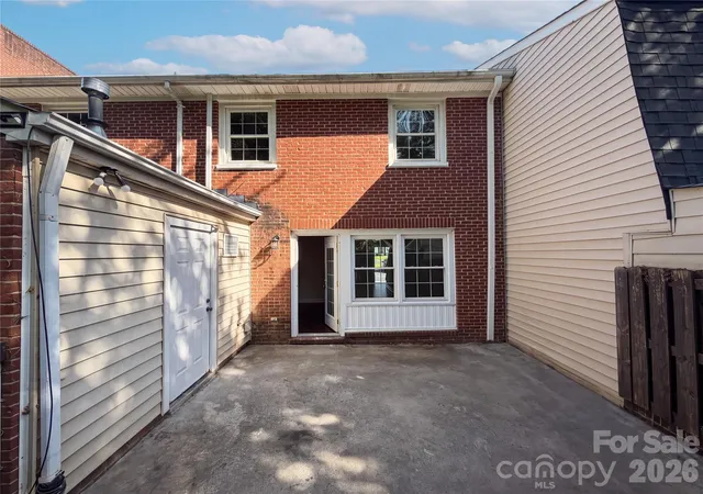 2nd image of 8042 Regent Park Ln, Charlotte, NC 28210 | MLS# 4416558