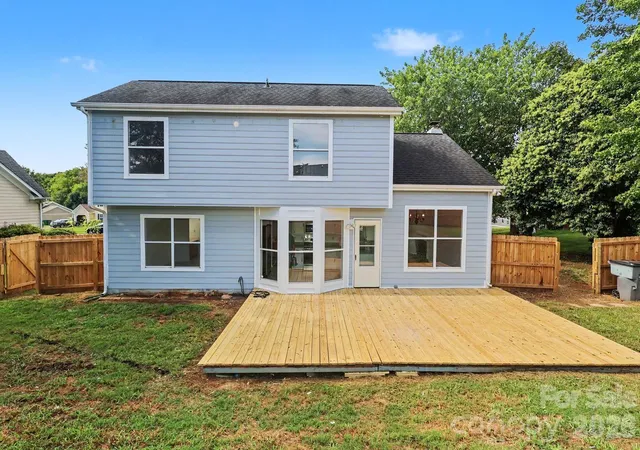 Photo 2 of Single family home for sale at 1336 Yorkdale Dr, Charlotte, NC 28217 | MLS# 4416560 | Listing updated on 2026-10-02