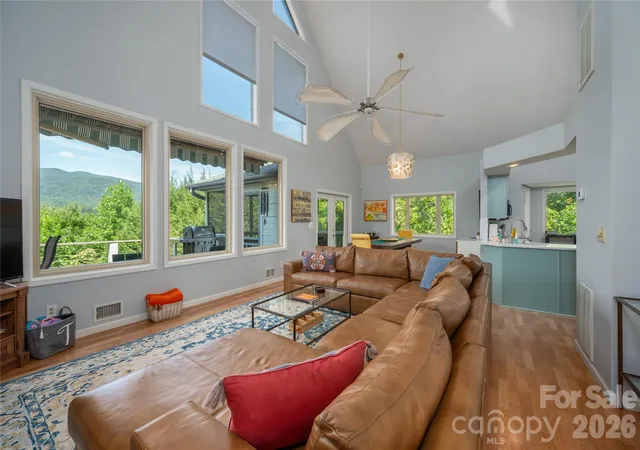 4th image of 127 White Pine Dr, Lake Lure, NC 28746 | MLS# 4416563