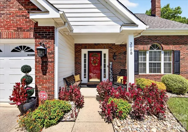 Photo 2 of Single family home for sale at 3508 Mallard Cove Ct, Charlotte, NC 28269 | MLS# 4416576 | Listing updated on 2026-08-29