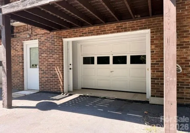 11th image of 116 Falling Waters Rd #3, Hendersonville, NC 28792 | MLS# 4416579