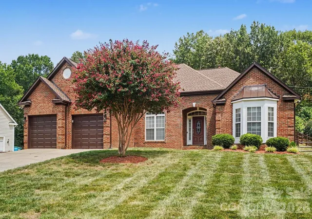Photo 1 of Single family home for sale at 1523 Sweetgum Ln, Matthews, NC 28105 | MLS# 4416587 | Listing updated on 2026-10-01
