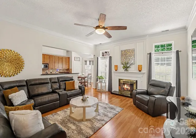Photo 3 of Single family home for sale at 1523 Sweetgum Ln, Matthews, NC 28105 | MLS# 4416587 | Listing updated on 2026-10-11