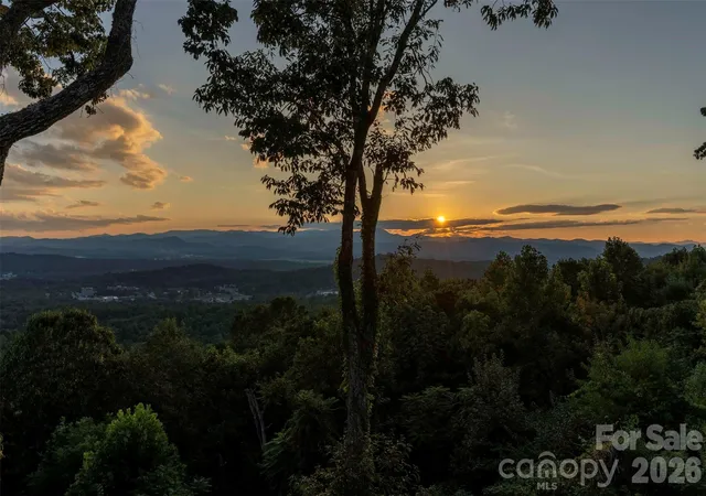 2nd image of 851 Sunlight Ridge Dr, Hendersonville, NC 28792 | MLS# 4416589
