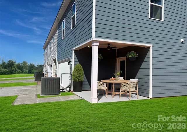 Photo 3 of Sale Pending at 1421 Towns Valley, Fort Mill, SC 29708 | MLS# 4416591 | Listing updated on 2026-08-26