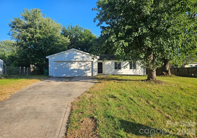 Photo 2 of Single family home for sale at 2526 Nickelridge Ct, Charlotte, NC 28273 | MLS# 4416593 | Listing updated on 2026-08-30