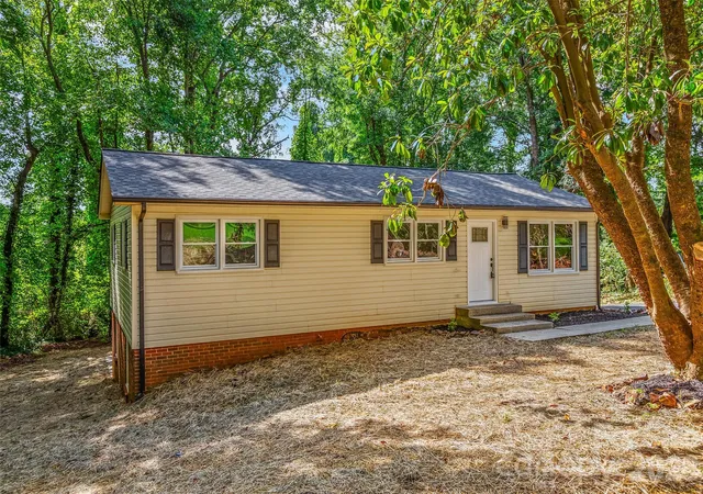 Photo 3 of Single family home for sale at 248 Harriet Ln, Statesville, NC 28625 | MLS# 4416596 | Listing updated on 2026-09-27