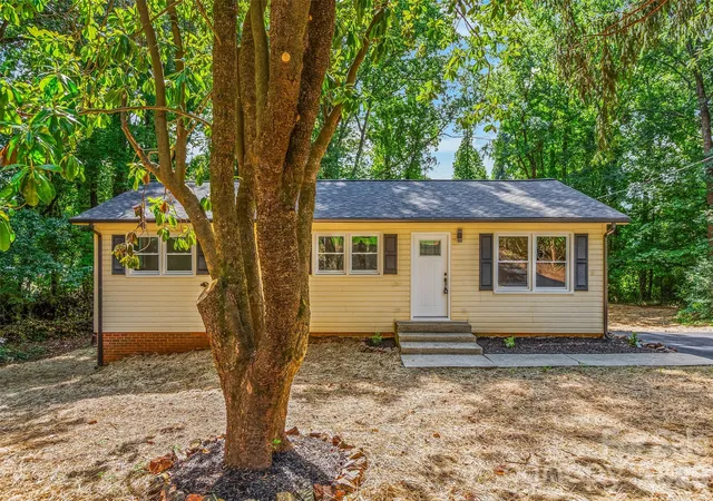 Photo 4 of Single family home for sale at 248 Harriet Ln, Statesville, NC 28625 | MLS# 4416596 | Listing updated on 2026-09-27