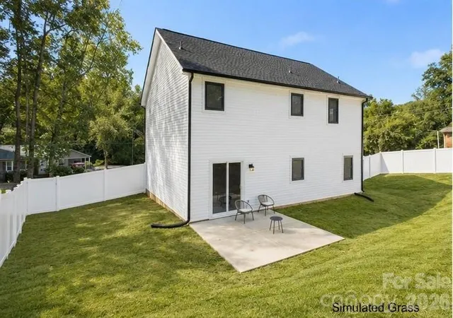 Photo 3 of Single family home for sale at 4147 2nd Street Ne, Hickory, NC 28601 | MLS# 4416601 | Listing updated on 2026-08-27