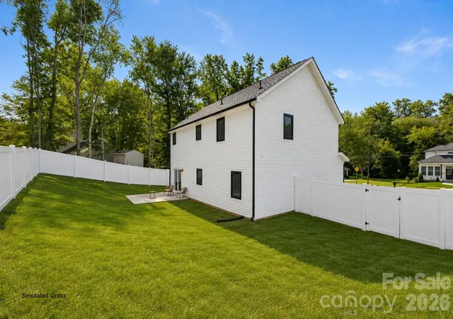 Photo 3 of Single family home for sale at 4147 2nd Street NE, Hickory, NC 28601 | MLS# 4416601 | Listing updated on 2026-08-27