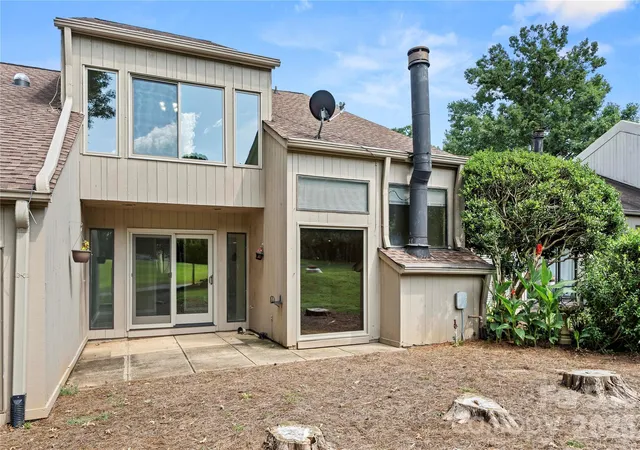 1st image of 102 Ridgeport Rd, Clover, SC 29710 | MLS# 4416607
